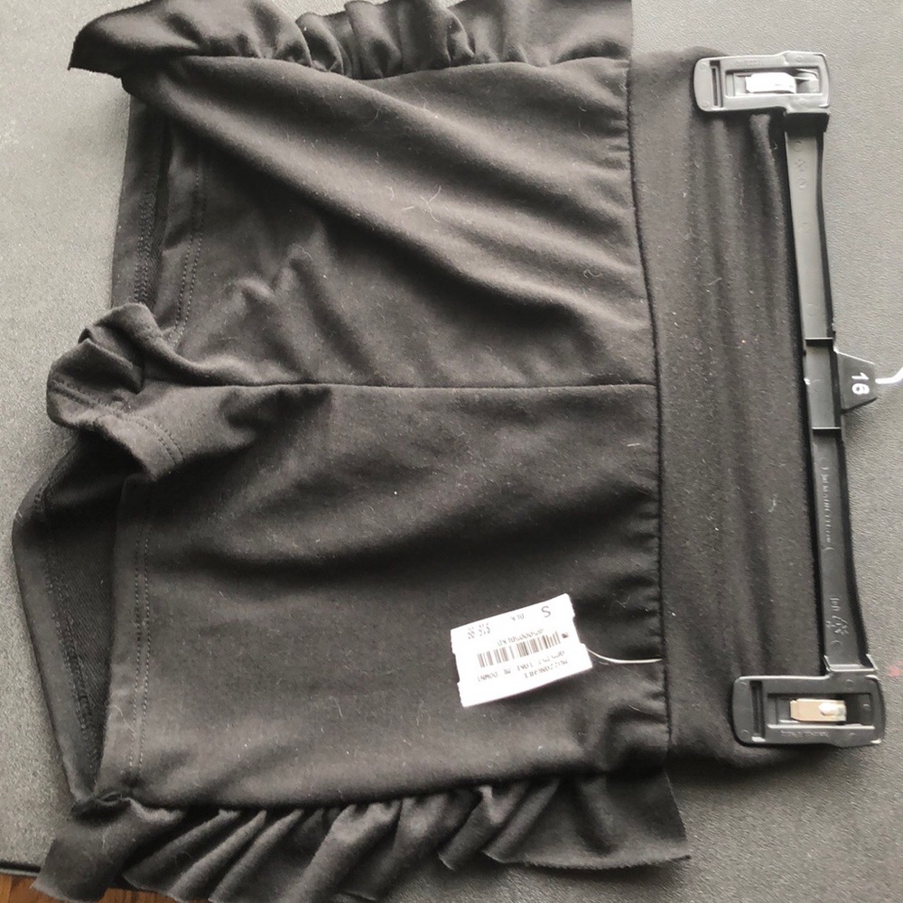 Front Tie Ruffle Shorts - Picture 3 of 3